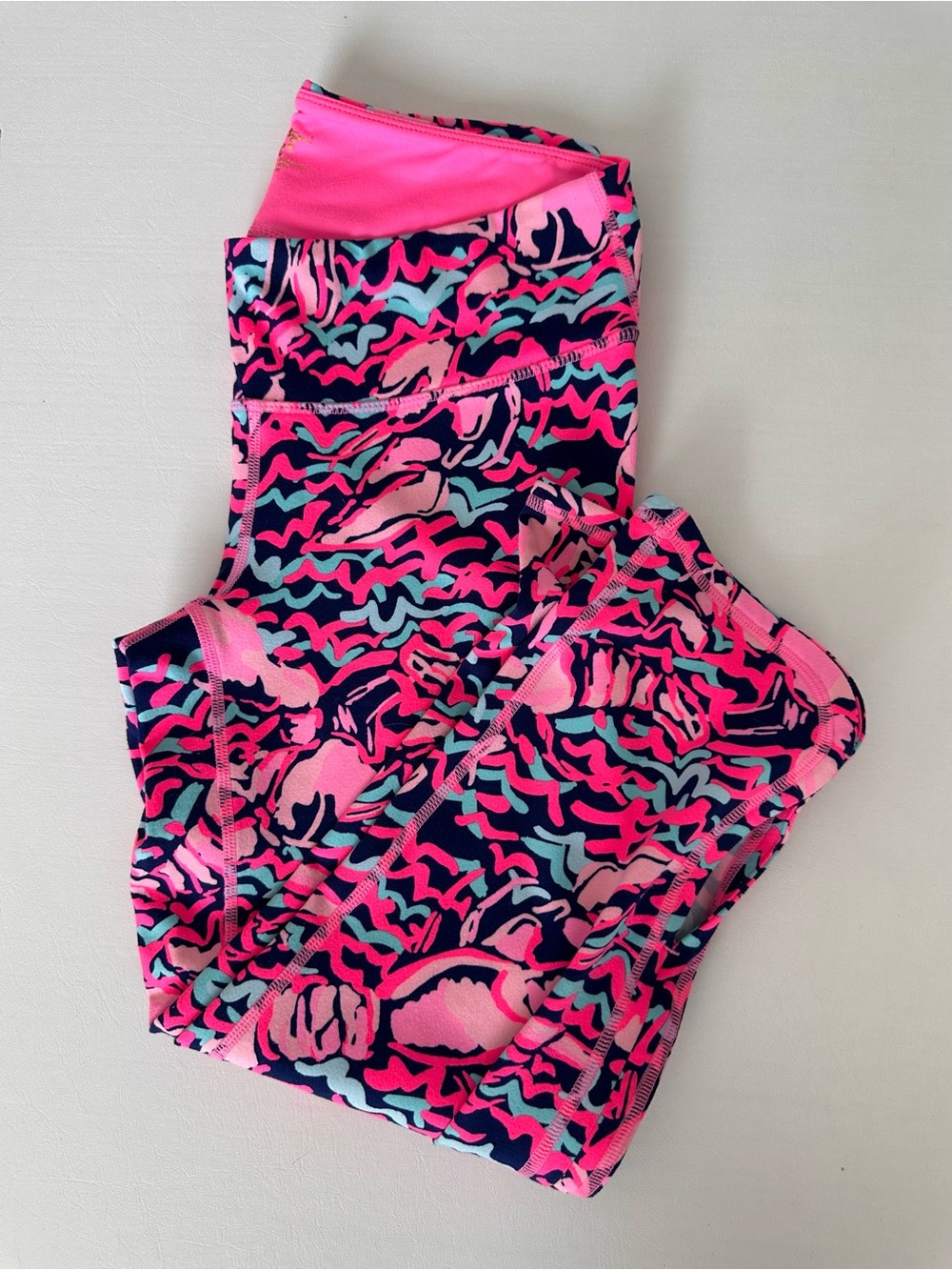 EUC Lilly Pulitzer Luxletic Cropped Leggings in Lobstah Roll